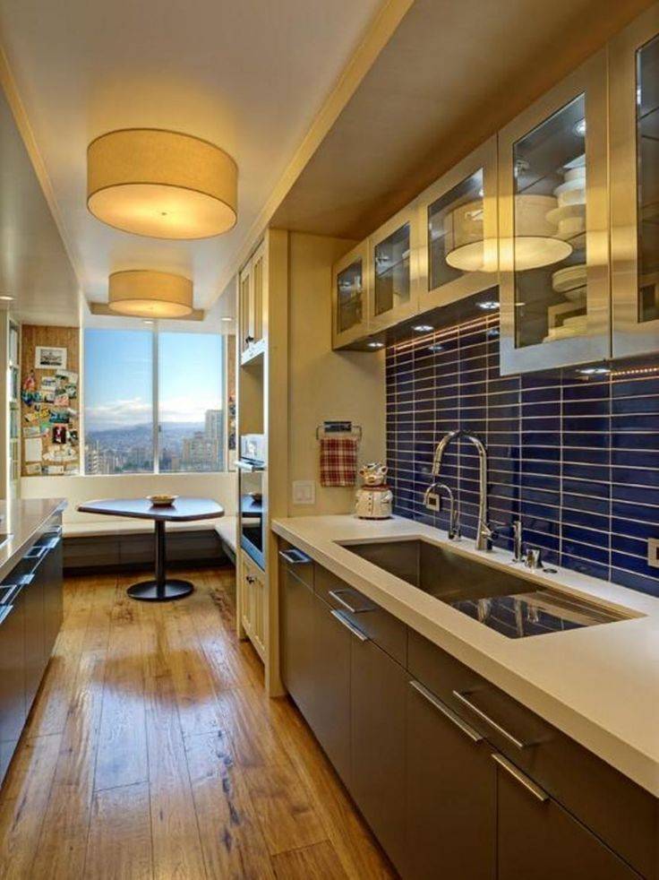 Дизайн длинной и узкой кухни (85 фото): интерьер вытянутой кухни с окном в конце, планировка маленькой узкой кухни, лучшие идеи дизайна комнаты 2 на 4 метра