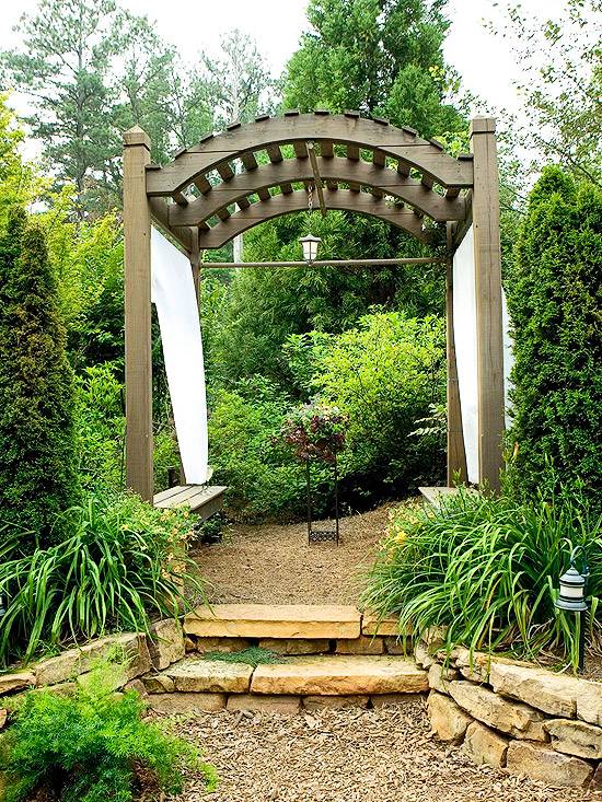 Садовая арка: новинки конструкций, проекты для постройки и советы по применению (140 фото и видео)