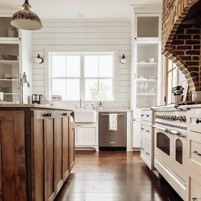 Вагонка на кухне (33 фото): особенности деревянной отделки и виды дизайна в интерьере