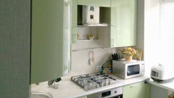 Газовая колонка в хрущевке: как скрыть оборудование, где расположить, дизайн с кухонной мебелью и холодильником, меры безопасности