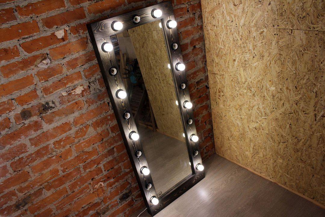 Зеркало с подсветкой для макияжа: как сделать своими руками