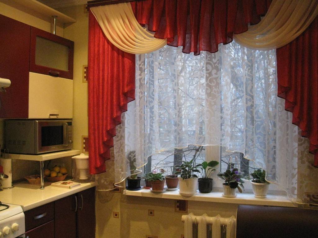 Короткие шторы для кухни: 80+ реальных фото