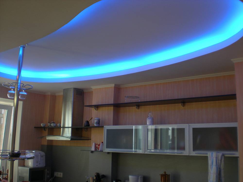 Потолок из гипсокартона на кухне (25 фото) : варианты отделки, двухуровневые, с подсветкой