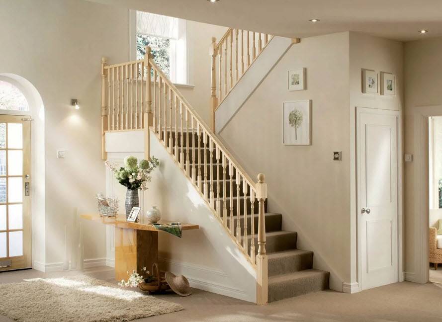 Привлекательный интерьер прихожей с лестницей в частном доме своими руками: варианты и стили оформления, много фото, видео