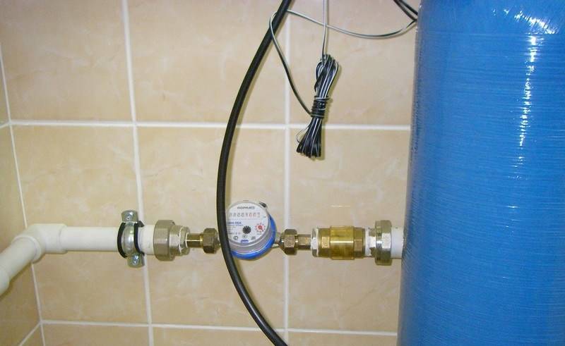 Нужен ли обратный клапан на счетчик воды, для чего он служит, обязательно ли его ставить, как выбрать и смонтировать