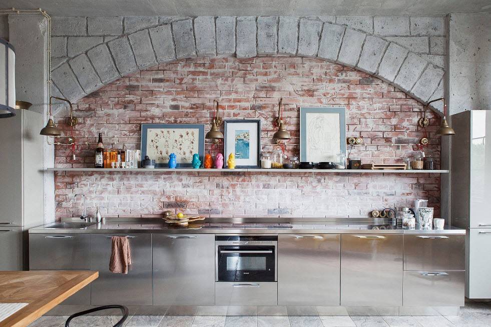 Кирпичная стена на кухне, плюсы и минусы современного интерьера