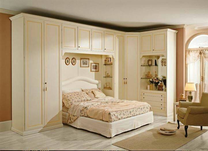 Белый шкаф в спальню (120 фото): новинки дизайна, советы по планировке, расстановке мебели и сочетанию цветов в интерьере