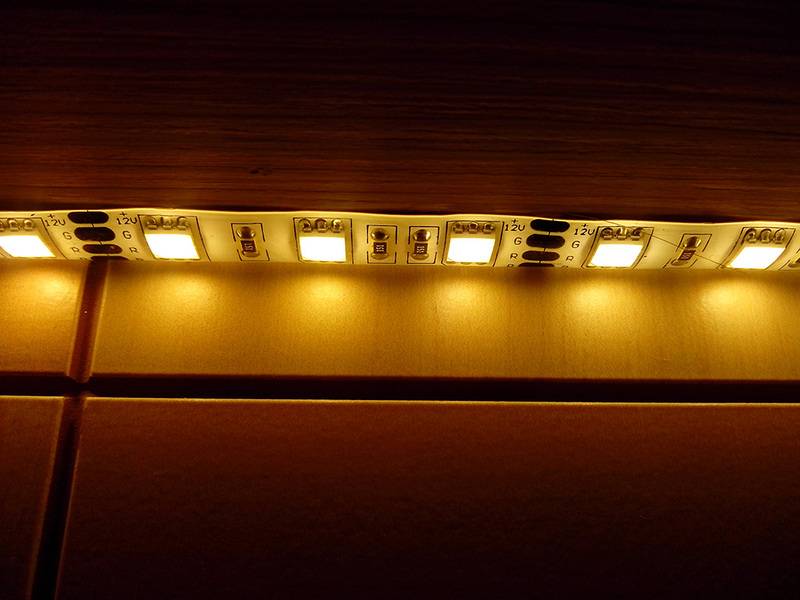 Использование светодиодных лент в интерьере вашей квартиры - идеи с фото