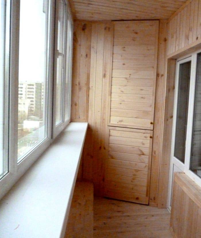 Шкафы на балкон: разновидности, выбор, установка, примеры