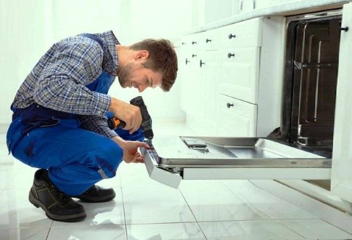 Поломки посудомоечных машин: ремонт своими руками