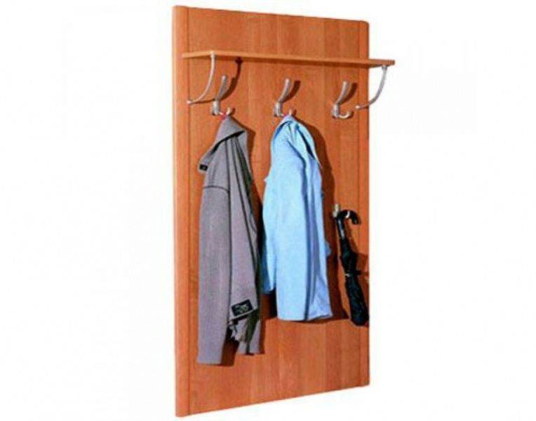 Вешалка для одежды в прихожую на стену: выбираем практичный вариант