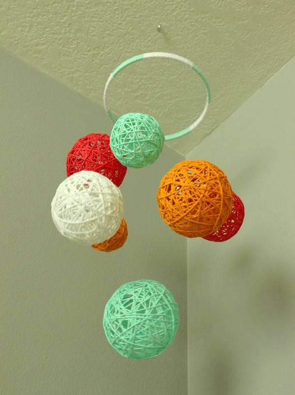 Как сделать красивые шары из ниток для украшения интерьера