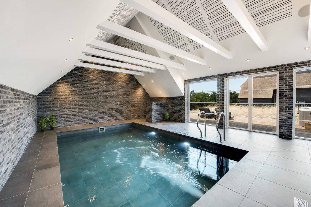 Дизайн бассейна в интерьере и экстерьере частного дома