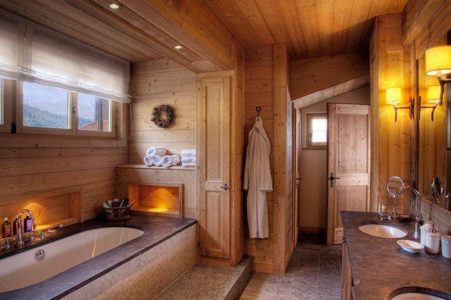 Особенности обустройства ванной комнаты в деревянном доме