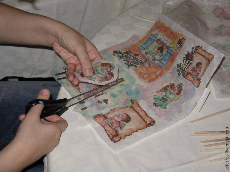 Декупаж на дереве (32 фото): техника декупажа для начинающих пошагово из салфеток. как сделать декупаж из фотографий на деревянной поверхности?