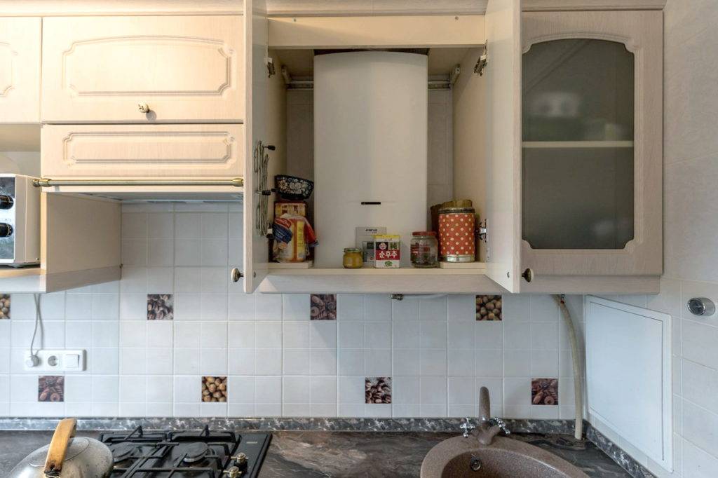 Дизайн кухни с котлом отопления (53 фото): угловые кухни с котлом индивидуального отопления в углу, другие варианты