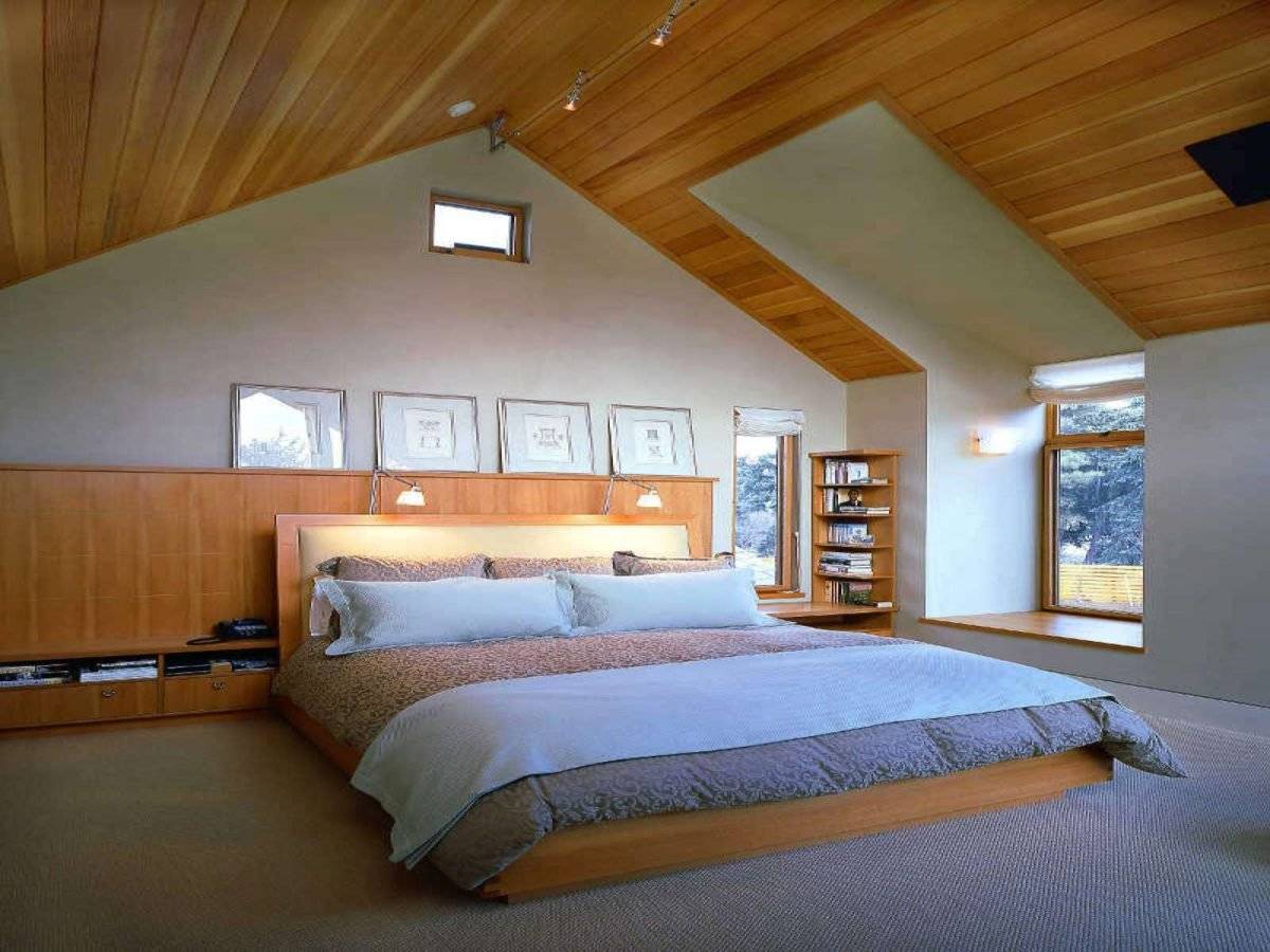 Скошенный потолок в интерьере: лучшие дизайнерские решения