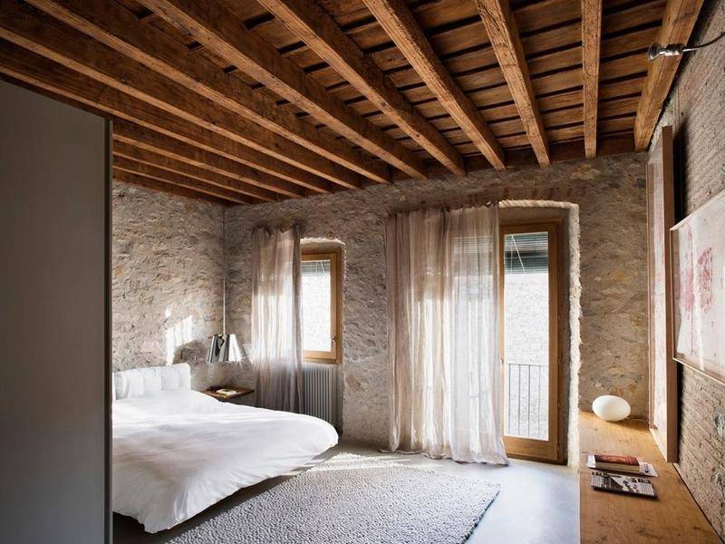 Дизайн спальни в деревянном доме: 75 вариантов интерьера и декора