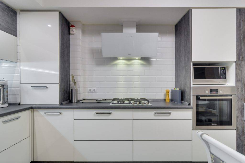 Белая кухня: особенности использования белого цвета, выбор стиля интерьера. идеи модного дизайна кухни с фото лучших примеров