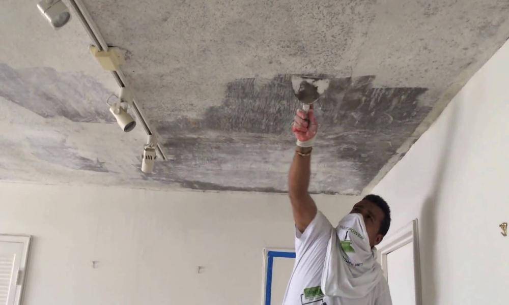 Как подготовить бетонный потолок к нанесению краски?