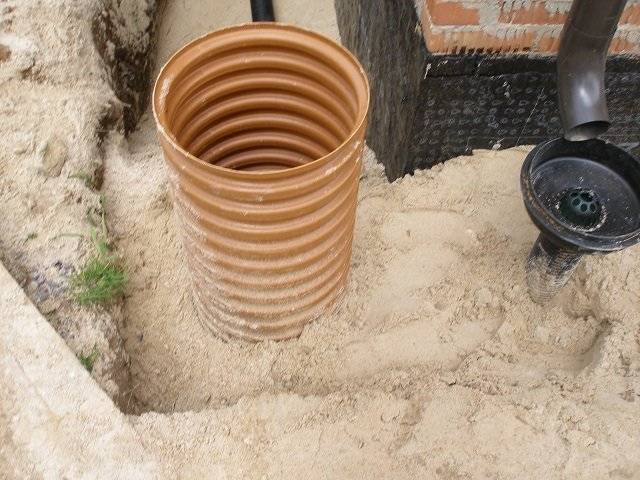 Бетонный и пластиковый дренажный колодец для ливневой канализации — портал о строительстве, ремонте и дизайне