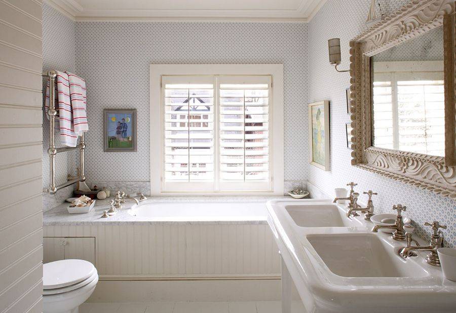 Ванная комната с окном – красивые идеи оформления на 86 фото