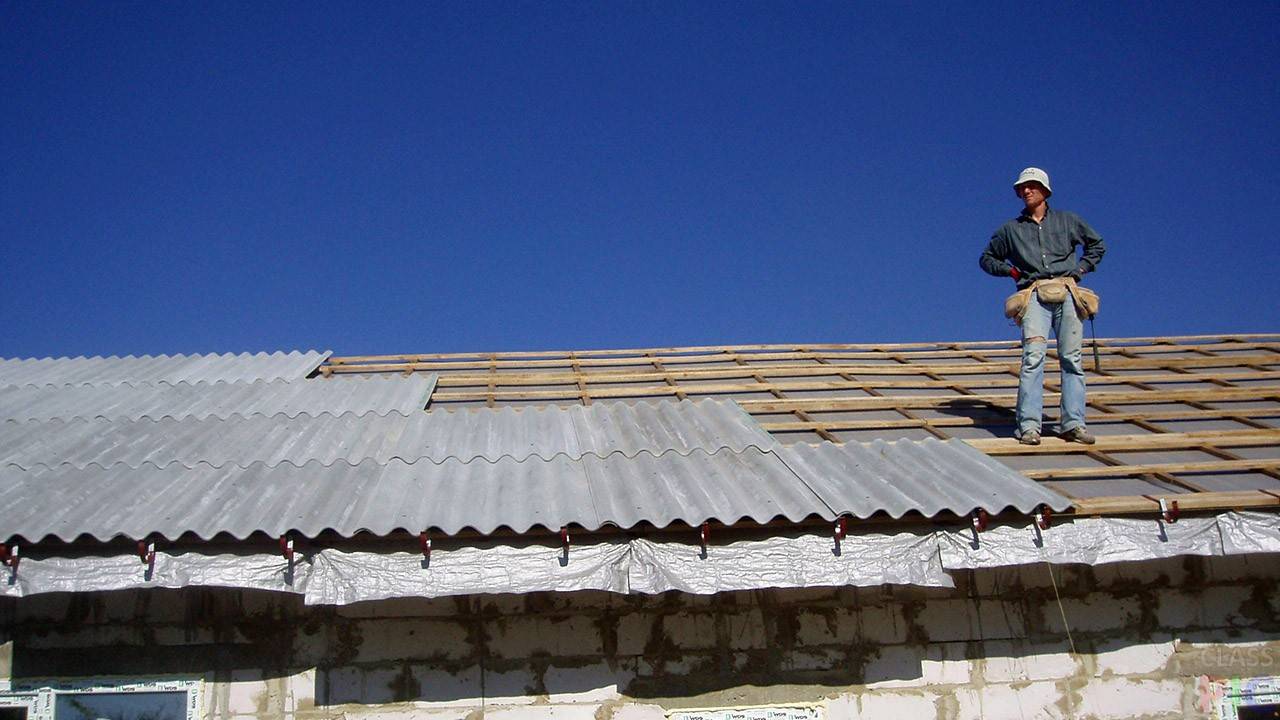 Крыша из плоского шифера: пошаговая технология монтажа
