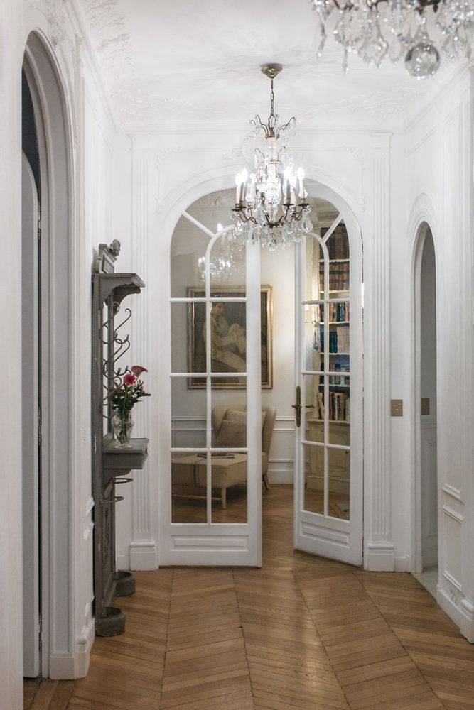Белые межкомнатные двери в интерьере — 50 фото идей