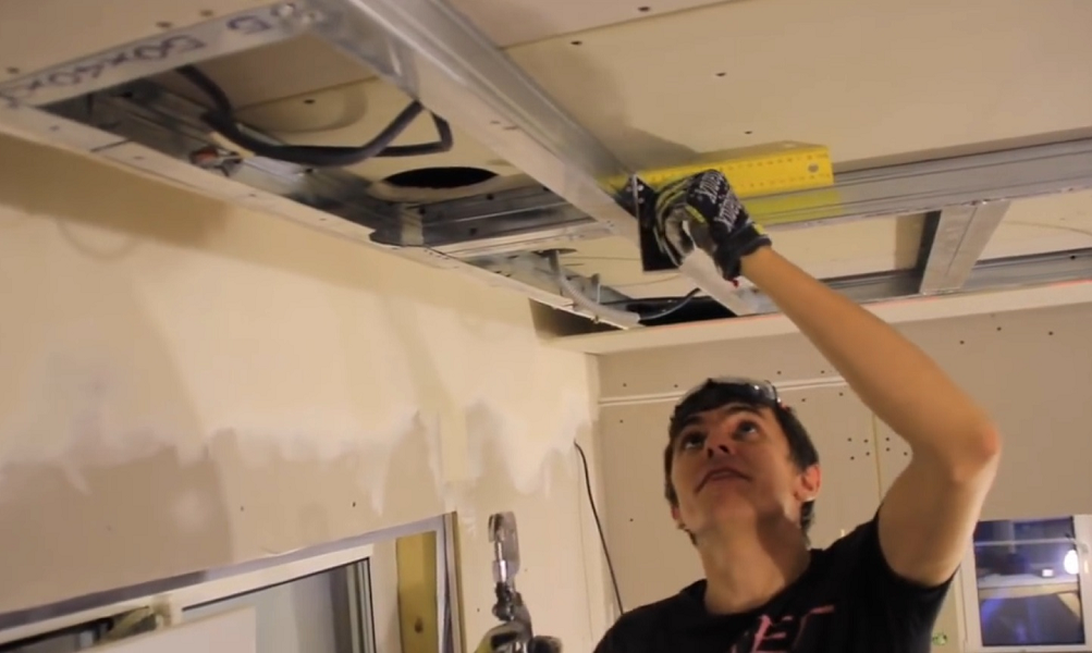 Парящий потолок из гипсокартона: как сделать своими руками, конструкция с подсветкой