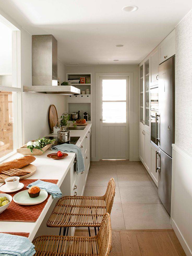 Квадратная кухня: фото примеры, варианты планировки, способы оформления большой и маленькой квадратной кухни