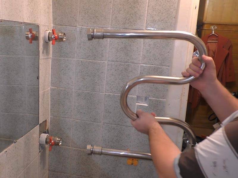 Как заменить полотенцесушитель в ванной своими руками